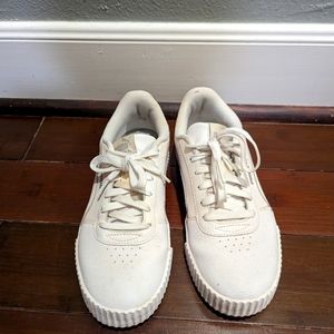 Women's Puma soft foam shoes white color size 7.5